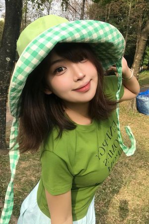 Vintage Green Letter Print Shoulder T-Shirt for Women, Slim Fit Short Sleeve Top, Trendy Summer Style