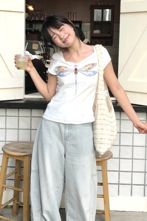 Vintage Hand-Painted Print V-Neck Cropped T-Shirt for Women - American Style Short Sleeve Slim Fit Summer Top