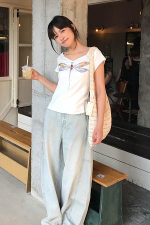 Vintage Hand-Painted Print V-Neck Cropped T-Shirt for Women - American Style Short Sleeve Slim Fit Summer Top