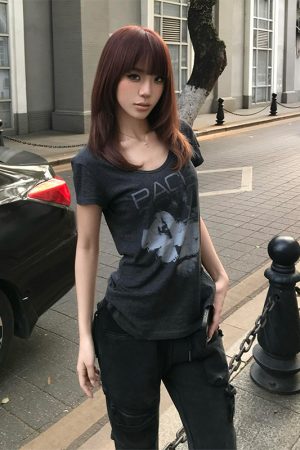 Vintage-Inspired Big Collar T-Shirt for Women, Portrait Print, Gray Short Sleeves, Loose Fit, Trendy Summer High Street Top