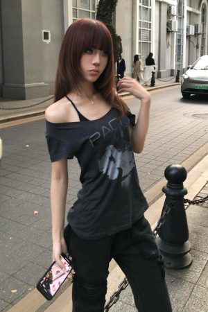 Vintage-Inspired Big Collar T-Shirt for Women, Portrait Print, Gray Short Sleeves, Loose Fit, Trendy Summer High Street Top