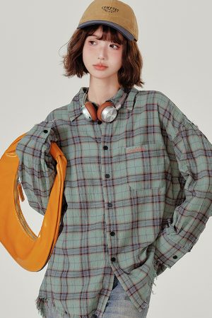 Vintage-Inspired Green Plaid Shirt Jacket for Women - Casual Loose Checkered Top for Spring and Autumn Fashion