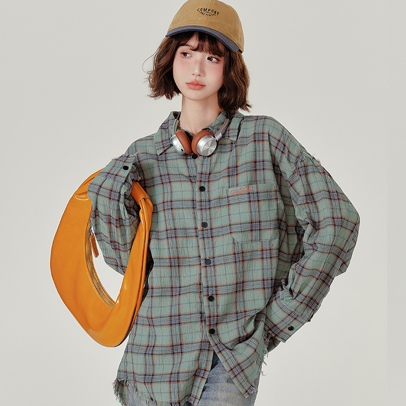 Vintage-Inspired Green Plaid Shirt Jacket for Women - Casual Loose Checkered Top for Spring and Autumn Fashion Vintage-Inspired Green Plaid Shirt Jacket for Women - Casual Loose Checkered Top for Spring and Autumn Fashion