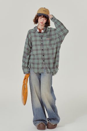 Vintage-Inspired Green Plaid Shirt Jacket for Women - Casual Loose Checkered Top for Spring and Autumn Fashion