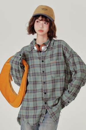 Vintage-Inspired Green Plaid Shirt Jacket for Women - Casual Loose Checkered Top for Spring and Autumn Fashion