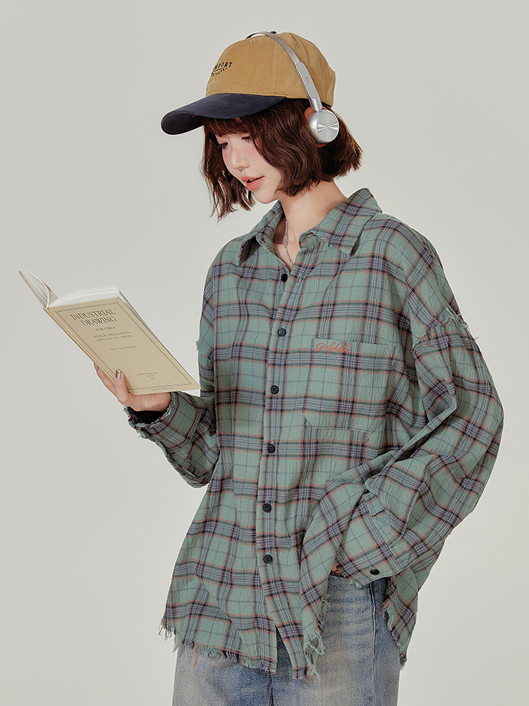 Vintage-Inspired Green Plaid Shirt Jacket for Women - Casual Loose Checkered Top for Spring and Autumn Fashion Vintage-Inspired Green Plaid Shirt Jacket for Women - Casual Loose Checkered Top for Spring and Autumn Fashion