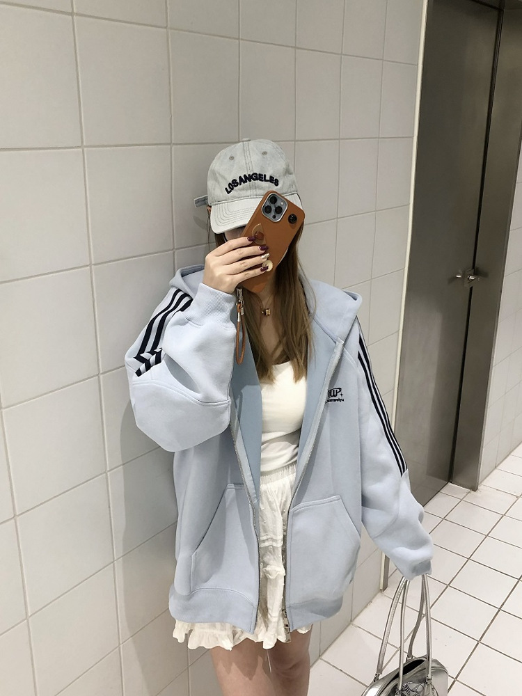 Vintage-Inspired Hooded Cardigan Sweatshirt for Couples - Unisex Loose Fit Zipper Jacket in Nostalgic Sports Style for Back to School Vintage-Inspired Hooded Cardigan Sweatshirt for Couples - Unisex Loose Fit Zipper Jacket in Nostalgic Sports Style for Back to School