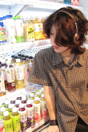 Vintage-Inspired Womenâ€™s Short Sleeve Shirt, Summer Pleated Checkered Pattern, Intellectual Style, Waist-Cinching Trendy Top