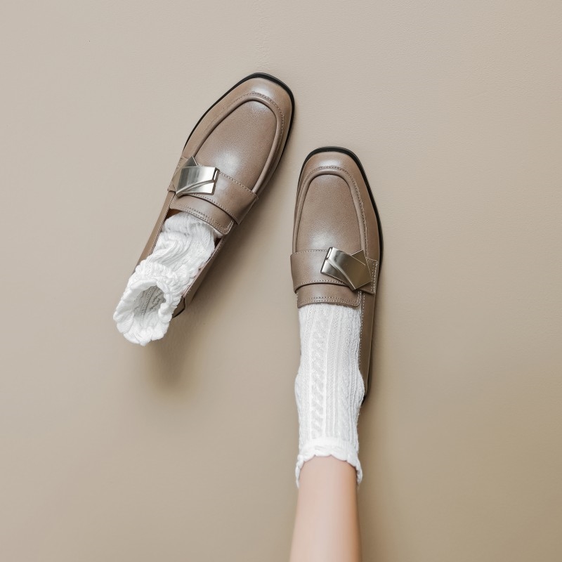 Vintage Italian Chunky-Heeled Square-Toe Slip-On Loafers for Women - Retro Style Footwear Vintage Italian Chunky-Heeled Square-Toe Slip-On Loafers for Women - Retro Style Footwear