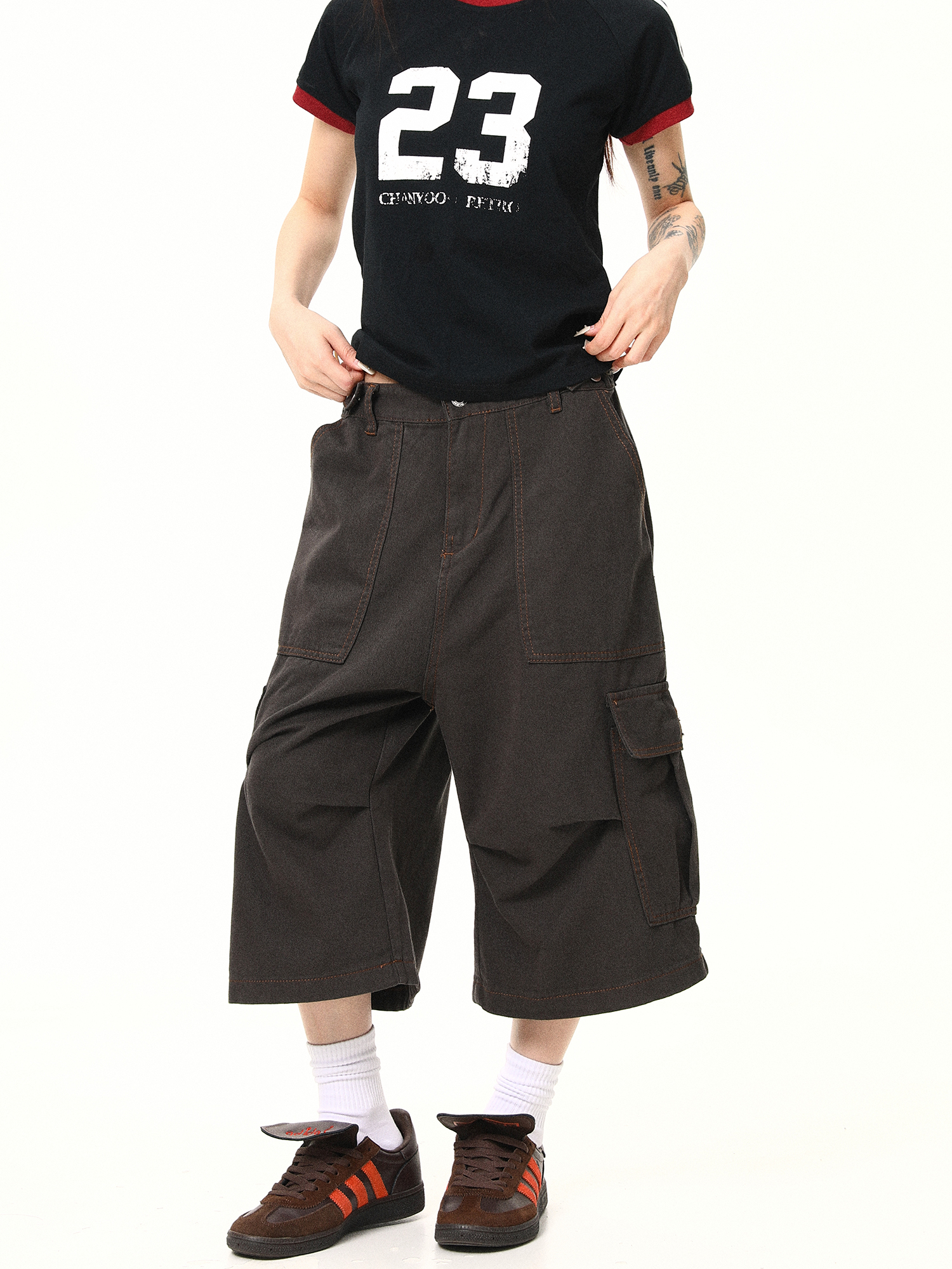 Vintage Khaki Cargo Seven-Point Pants for Men and Women - Unisex Multi-Pocket Loose Shorts for American Street Style Fashion Vintage Khaki Cargo Seven-Point Pants for Men and Women - Unisex Multi-Pocket Loose Shorts for American Street Style Fashion