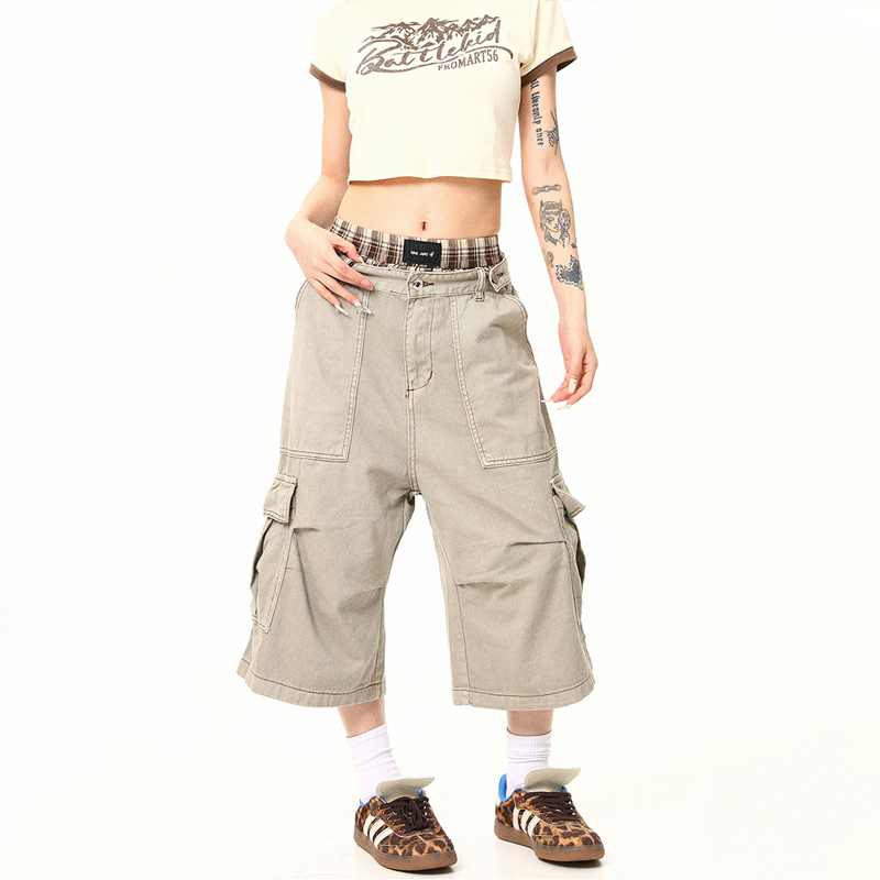 Vintage Khaki Cargo Seven-Point Pants for Men and Women - Unisex Multi-Pocket Loose Shorts for American Street Style Fashion Vintage Khaki Cargo Seven-Point Pants for Men and Women - Unisex Multi-Pocket Loose Shorts for American Street Style Fashion