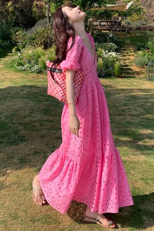 Vintage Lace Heavy-Duty Long French Embroidered Hollow V-Neck Puff Sleeve High-Waisted Flared Mermaid Dress for Boho Style