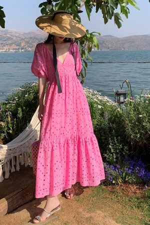 Vintage Lace Heavy-Duty Long French Embroidered Hollow V-Neck Puff Sleeve High-Waisted Flared Mermaid Dress for Boho Style