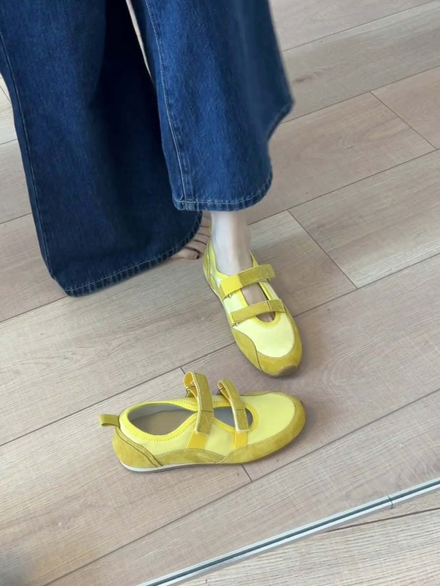 Vintage Leather Hollow-Out Velcro Mary Jane Shoes for Women - Versatile Ballet Style Flat Casual Training Shoes Vintage Leather Hollow-Out Velcro Mary Jane Shoes for Women - Versatile Ballet Style Flat Casual Training Shoes