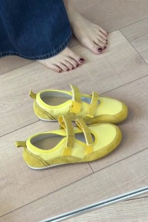 Vintage Leather Hollow-Out Velcro Mary Jane Shoes for Women - Versatile Ballet Style Flat Casual Training Shoes