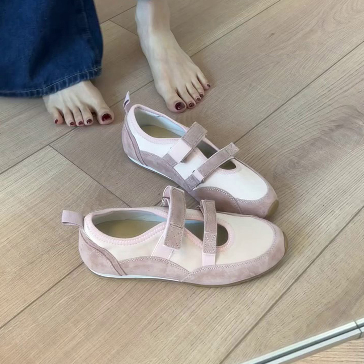 Vintage Leather Hollow-Out Velcro Mary Jane Shoes for Women - Versatile Ballet Style Flat Casual Training Shoes Vintage Leather Hollow-Out Velcro Mary Jane Shoes for Women - Versatile Ballet Style Flat Casual Training Shoes