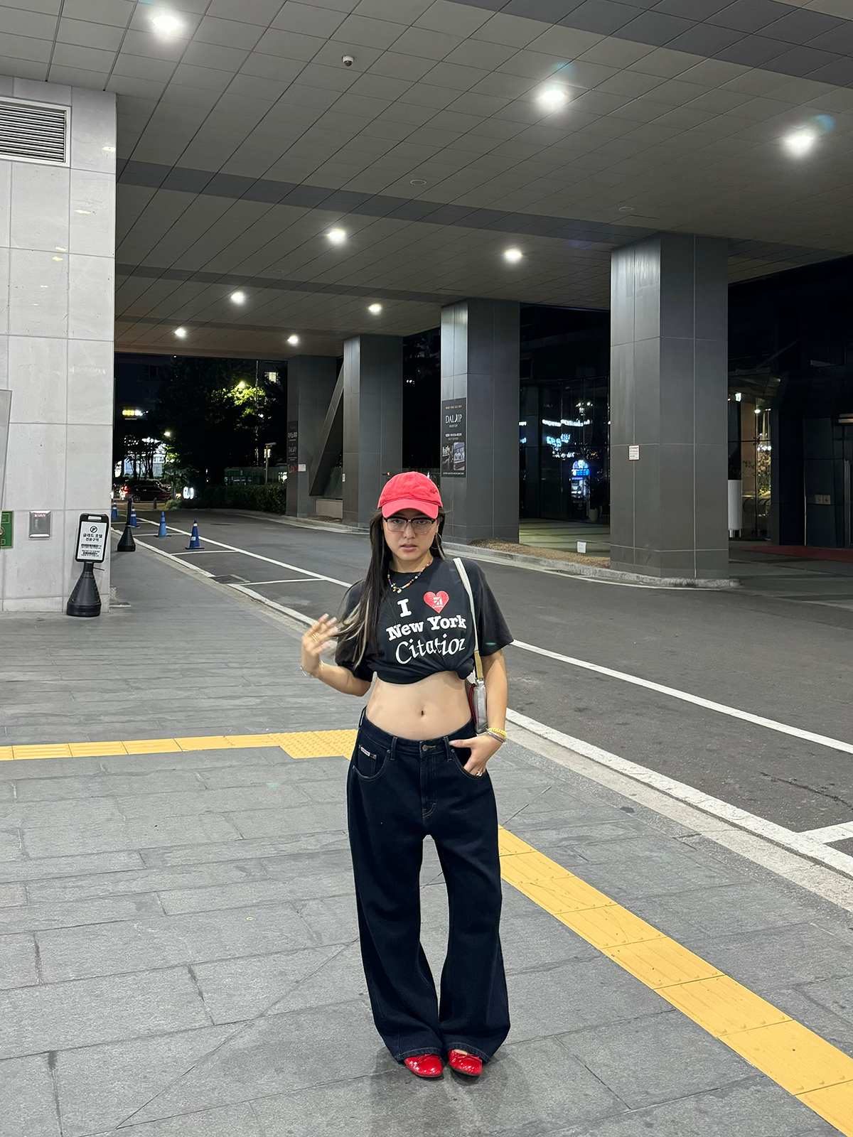 Vintage Micro-Cone Baggy Jeans in Color Denim with Brown Stitching - Lazy Low-Waist 90s Style