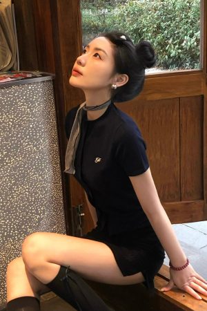 Vintage Navy Blue Knitted Short-Sleeve Women's Summer Cardigan - Slim Fit Round Neck Stylish Top for Y2K and Retro Fashion