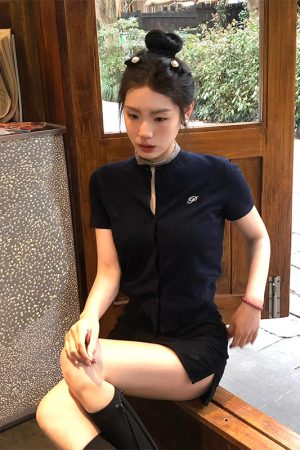 Vintage Navy Blue Knitted Short-Sleeve Women's Summer Cardigan - Slim Fit Round Neck Stylish Top for Y2K and Retro Fashion
