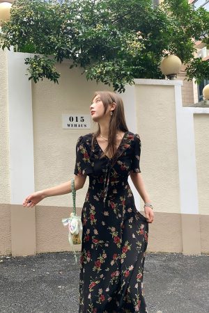 Vintage Night Rose Red French V-Neck Short Sleeve Flared Chiffon Dress for Women â€“ Summer 90s Inspired Fashion