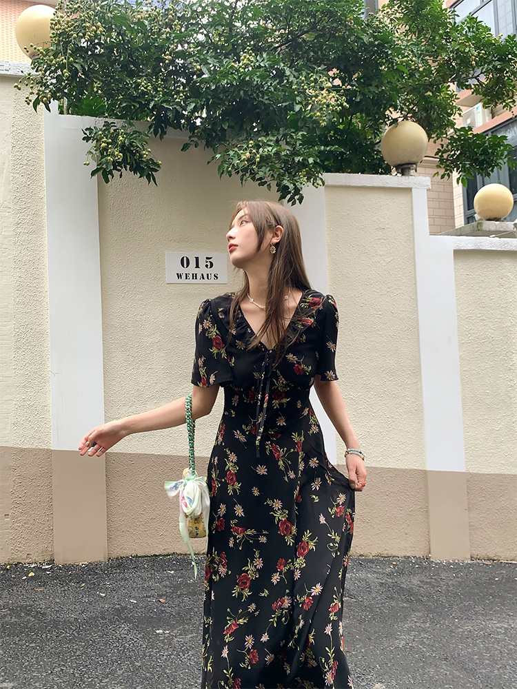 Vintage Night Rose Red French V-Neck Short Sleeve Flared Chiffon Dress for Women – Summer 90s Inspired Fashion Vintage Night Rose Red French V-Neck Short Sleeve Flared Chiffon Dress for Women – Summer 90s Inspired Fashion