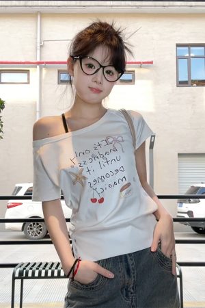 Vintage Off-Shoulder T-Shirt for Women, Summer Hand-Painted Graffiti Print, Loose Casual One-Shoulder Top, 90s Street Style