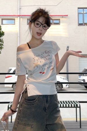 Vintage Off-Shoulder T-Shirt for Women, Summer Hand-Painted Graffiti Print, Loose Casual One-Shoulder Top, 90s Street Style