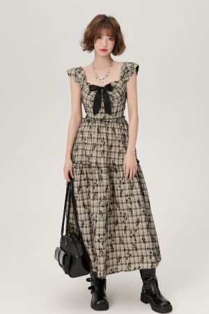 Vintage Plaid A-Line Dress for Women with High Waist, Butterfly Embroidery, Spaghetti Straps, Flared Skirt - Summer Fashion 90s Style