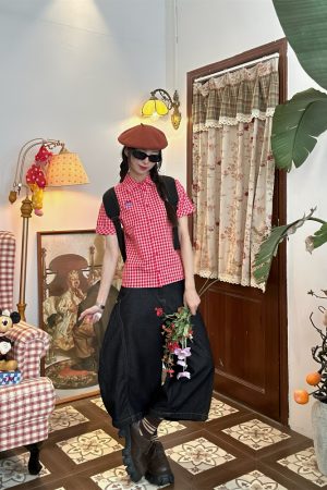 Vintage Red Plaid Short Sleeve Shirt for Summer - Slim Fit Casual Versatile Top, Perfect for 90s and Y2K Inspired Outfits