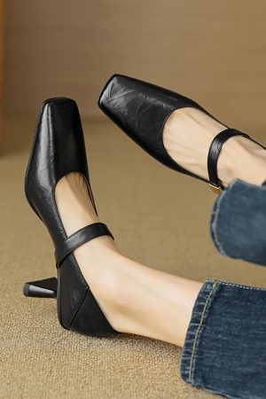 Vintage Square-Toe Chunky Heel Mary Jane High Heels with Single Strap - Italian Corso Venezia Inspired, Retro Style Footwear