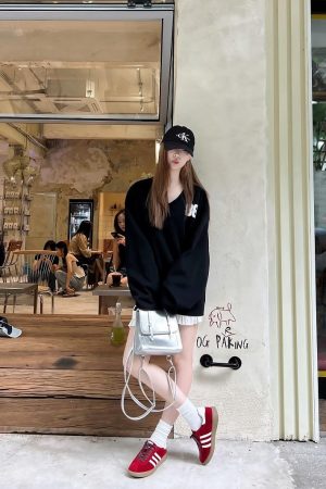 Vintage V-Neck Sweatshirt for Men and Women, Loose Casual Long Sleeve Jersey Jacket, Fall Fashion Essential