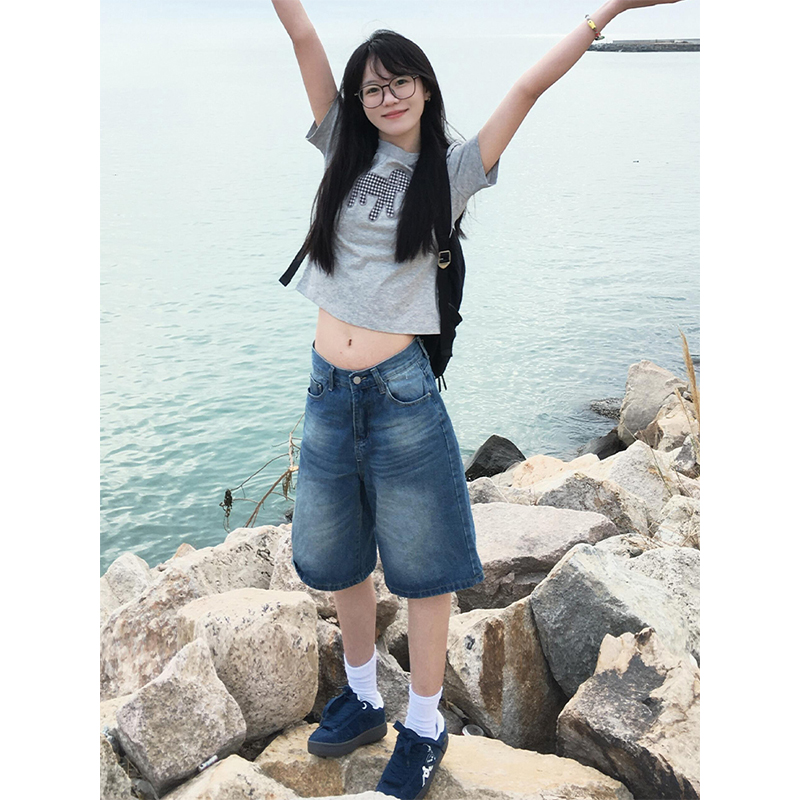 Vintage Washed Distressed Denim Shorts for Women - Summer Straight-Leg Loose Fit Wide-Leg Five-Point Style Vintage Washed Distressed Denim Shorts for Women - Summer Straight-Leg Loose Fit Wide-Leg Five-Point Style