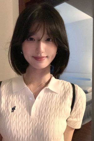 Vintage White Cropped Polo Collar T-Shirt with Twisted Floral Design - Short Sleeve Slim-Fit Women's Summer Top