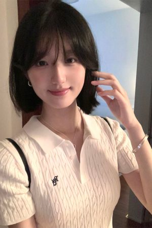 Vintage White Cropped Polo Collar T-Shirt with Twisted Floral Design - Short Sleeve Slim-Fit Women's Summer Top