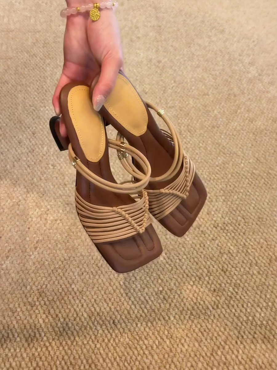 Vintage Woven One-Strap Roman Sandals for Women - Chunky Heels, Square Toe, Elegant Open-Toe, Two-Way Wear Vintage Woven One-Strap Roman Sandals for Women - Chunky Heels, Square Toe, Elegant Open-Toe, Two-Way Wear