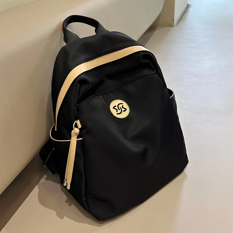 Water-Resistant Oxford Cloth Double Shoulder Bag - High-End Women's Travel Backpack for Commuting and Daily Use Water-Resistant Oxford Cloth Double Shoulder Bag - High-End Women's Travel Backpack for Commuting and Daily Use