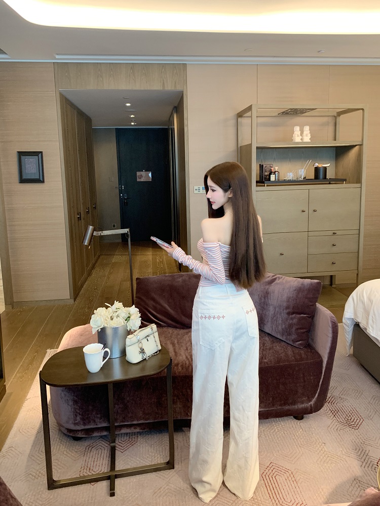 White Denim Embroidered Wide-Leg Pants - Heavy-Duty Internet Celebrity Style for Trendy 90s and Y2K Fashion White Denim Embroidered Wide-Leg Pants - Heavy-Duty Internet Celebrity Style for Trendy 90s and Y2K Fashion