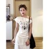 White Diagonal Shoulder Twisted Knot T-Shirt for Women, Summer Letter Print, Slim Fit Short Sleeve, Korean Style College Top