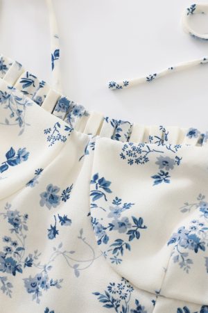 White Floral Ruffled Slim Fit Camisole Top - 2025 French Style Women's Fashion, Unique Design, Perfect for Spring & Summer