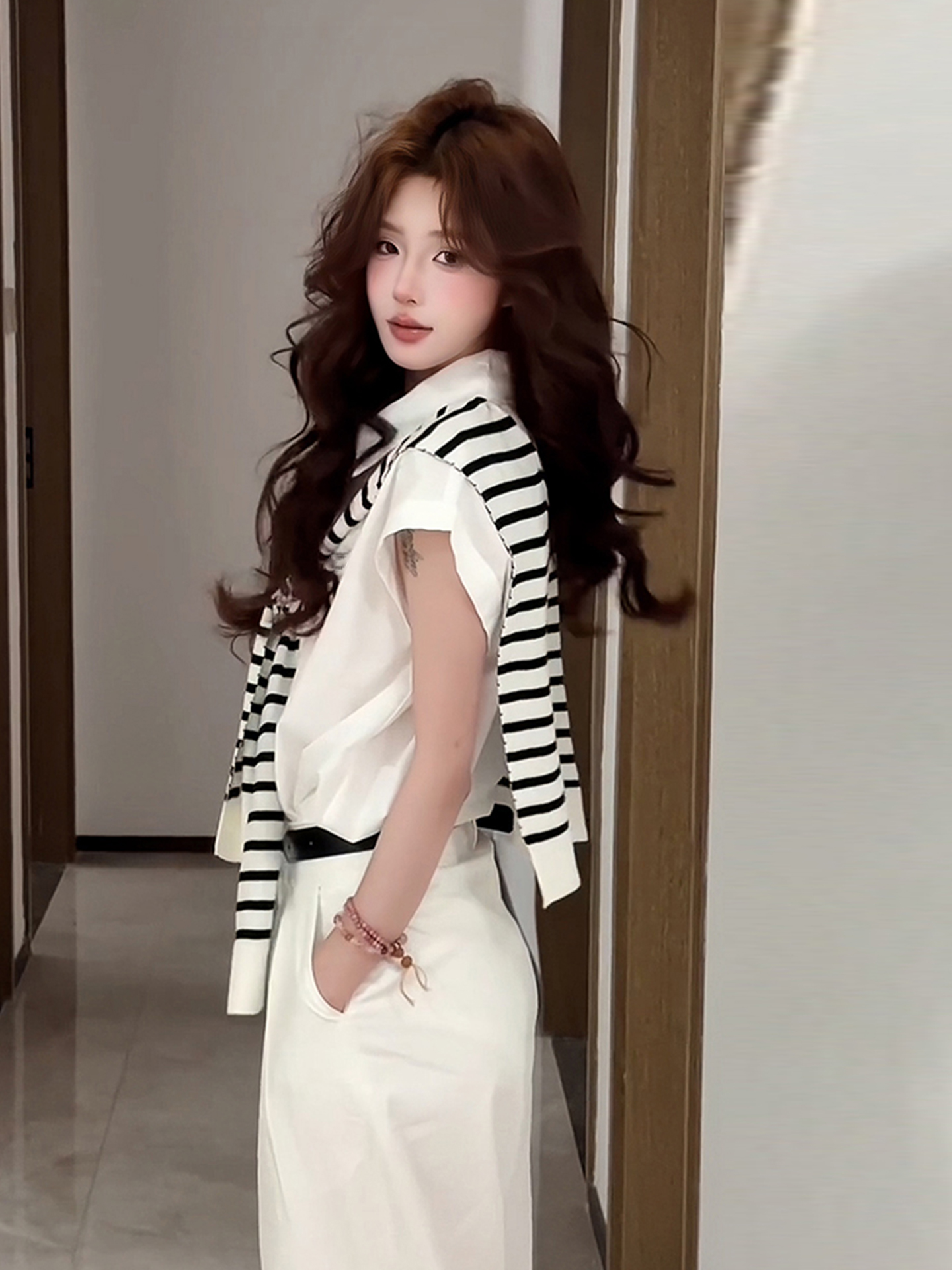 White Flutter Sleeve Short Sleeve Shirt for Women - French Style Summer Shawl Jacket, Loose Slimming Two-Piece Set, Trendy Fashion Top White Flutter Sleeve Short Sleeve Shirt for Women - French Style Summer Shawl Jacket, Loose Slimming Two-Piece Set, Trendy Fashion Top