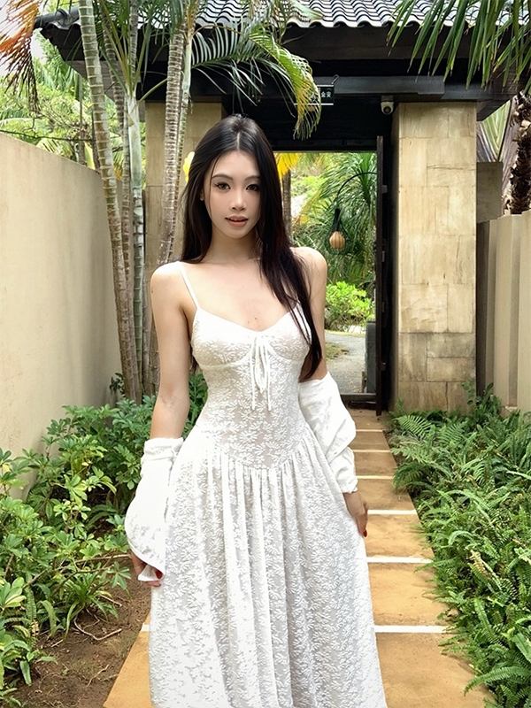 White Lace Jacquard Long Dress Set with Stretchy Camisole - Stylish French-Inspired Design for Effortless Elegance White Lace Jacquard Long Dress Set with Stretchy Camisole - Stylish French-Inspired Design for Effortless Elegance