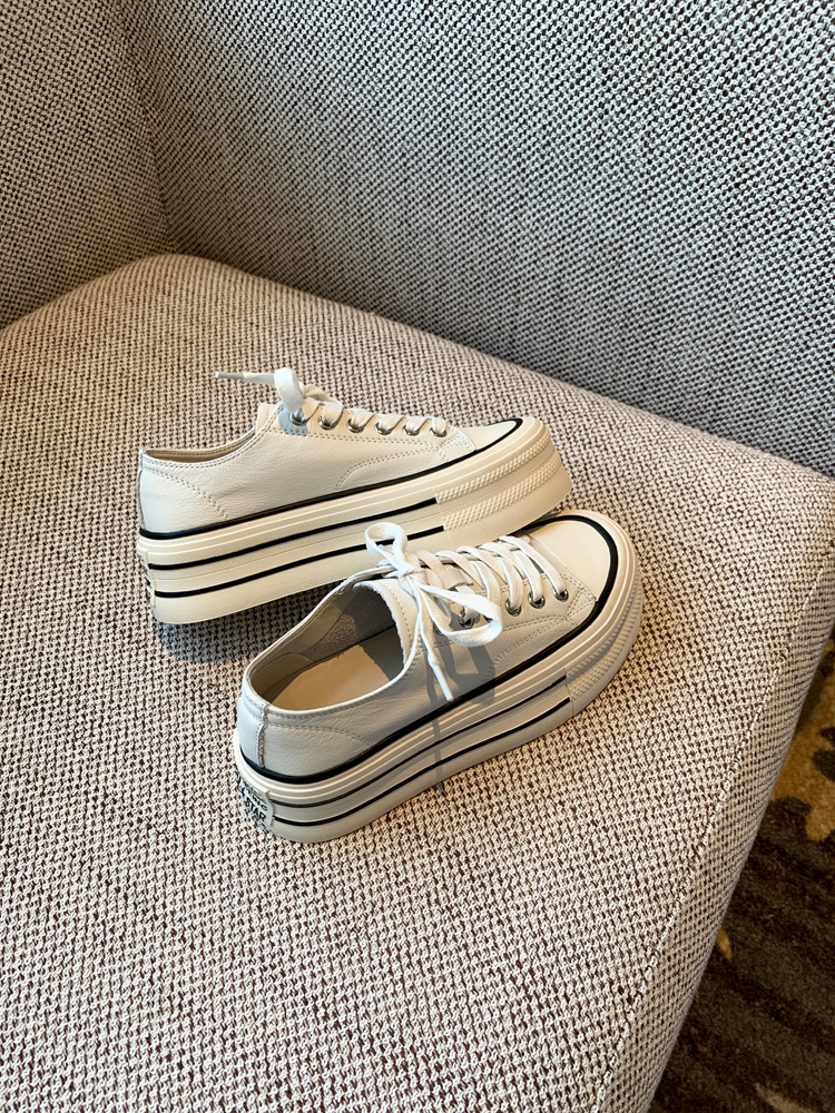 White Lace-Up Genuine Leather Sneakers for Women - Versatile Round Toe Thick Sole Casual Shoes for Spring 2025 Style White Lace-Up Genuine Leather Sneakers for Women - Versatile Round Toe Thick Sole Casual Shoes for Spring 2025 Style