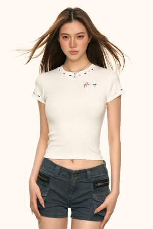 White Minimalist Letter Embroidered Short Sleeve T-Shirt for Women - Summer Slim Fit Round Neck Casual Top