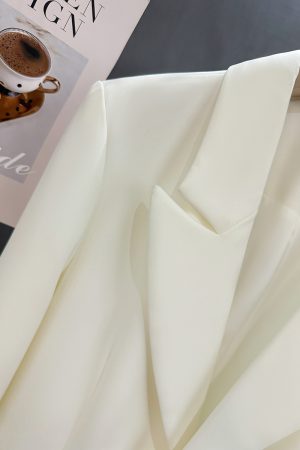 White Minimalist Pearl Button Double-Breasted Suit Jacket for Women - Exquisite Spring Autumn Blazer for Effortless Style