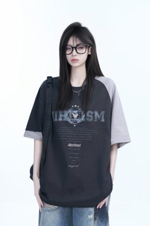 White Oversized Short Sleeve T-Shirt with American Retro Badge Print for Women, Casual Loose Fit, Y2K Style