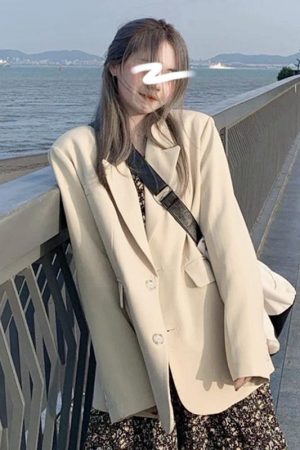 White Petite Suit Jacket for Women, Casual Short Blazer, High-End Design, 2025 Spring Autumn Trend, Chic Niche Style