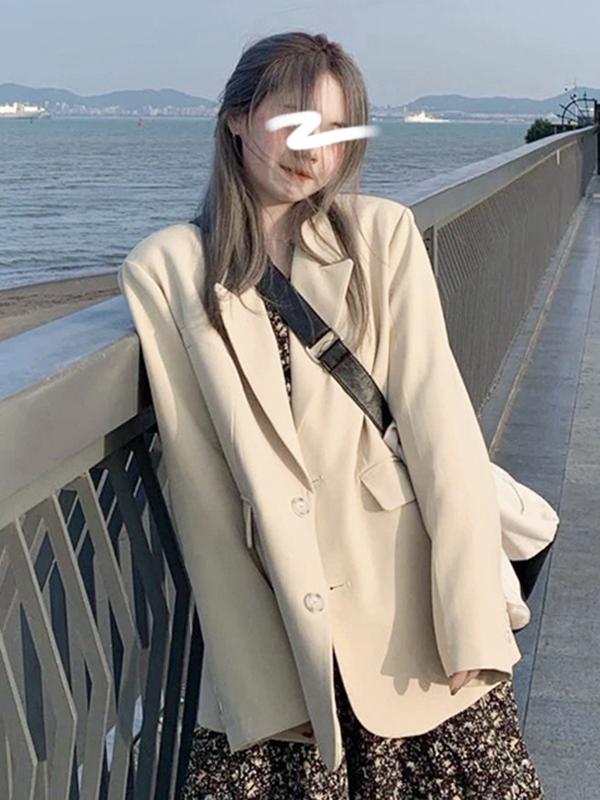 White Petite Suit Jacket for Women, Casual Short Blazer, High-End Design, 2025 Spring Autumn Trend, Chic Niche Style White Petite Suit Jacket for Women, Casual Short Blazer, High-End Design, 2025 Spring Autumn Trend, Chic Niche Style