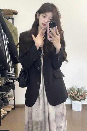 White Petite Suit Jacket for Women, Casual Short Blazer, High-End Design, 2025 Spring Autumn Trend, Chic Niche Style