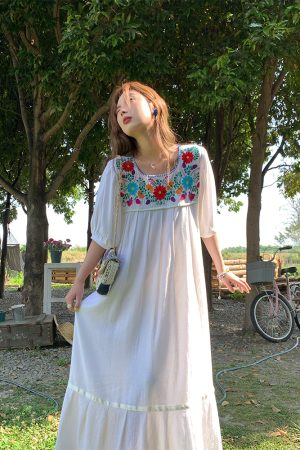 White Retro Embroidered Cotton-Linen Summer Dress for Women, Loose U-Neck Puff Sleeve, Vintage Style, Boho Fashion