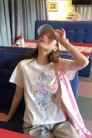 White Short Sleeve Floral Oil Painting T-Shirt for Women, Summer Pure Cotton, Loose Fit, Round Neck, Vintage Style Top